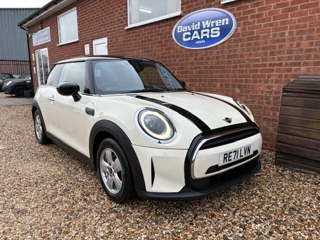 Mini Hatch 1.5 Cooper Classic Hatchback White