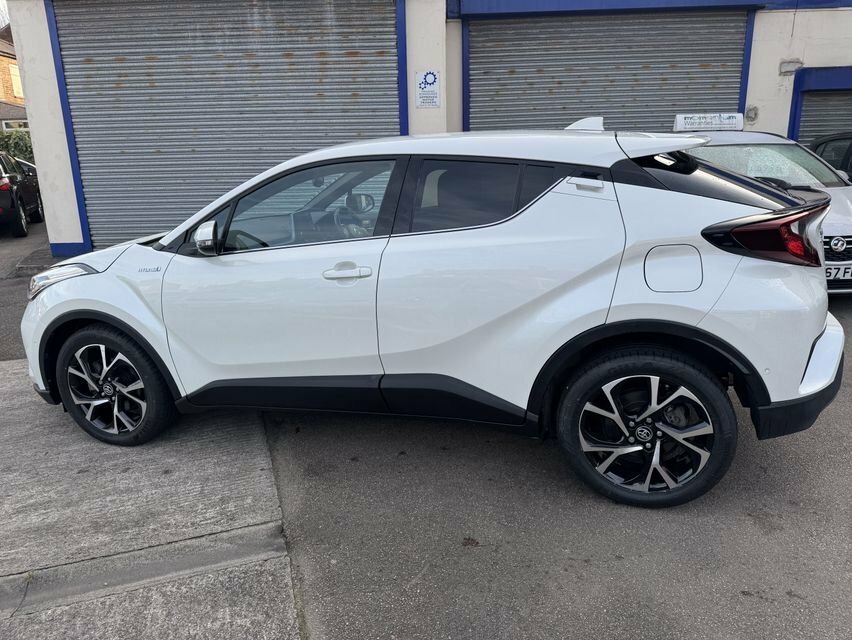 Toyota C-Hr 1.8L Design White #4