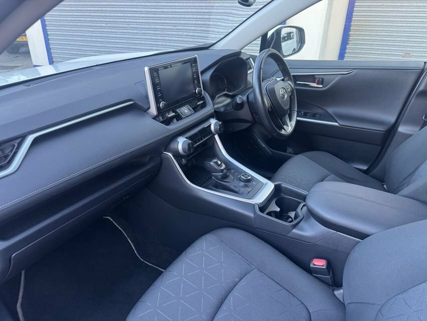 Toyota Rav 4 2.5L Design YH71WLX White #4