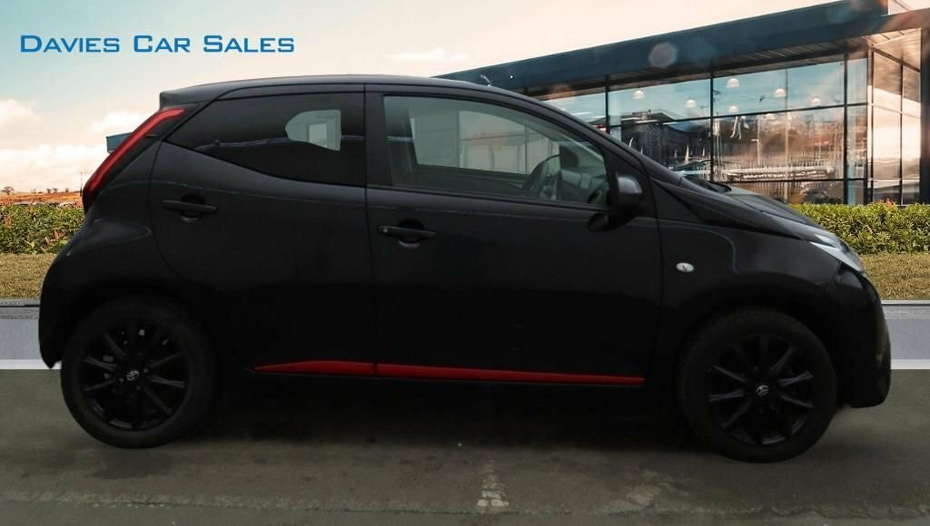 Toyota Aygo 1L X-press FY68YZX Black #4
