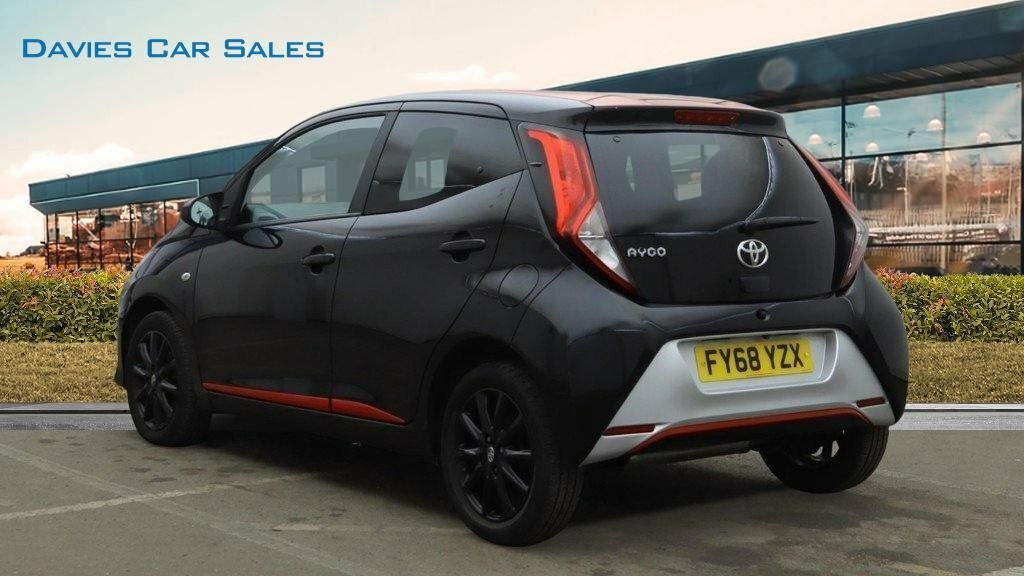 Toyota Aygo 1L X-press FY68YZX Black #2