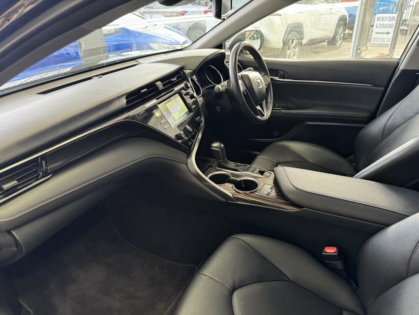 Toyota Camry 2.5L Excel Black #4