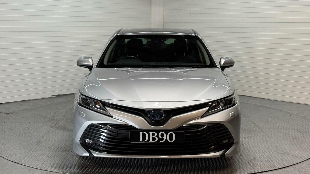 Toyota Camry Saloon 2.5 Vvt-h Design Cvt Euro 6 Ss 2021 Silver #4
