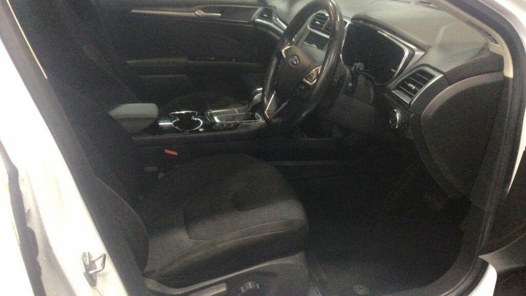 Ford Mondeo 2.0 Tdci Titanium Powershift Euro 6 Ss White #3