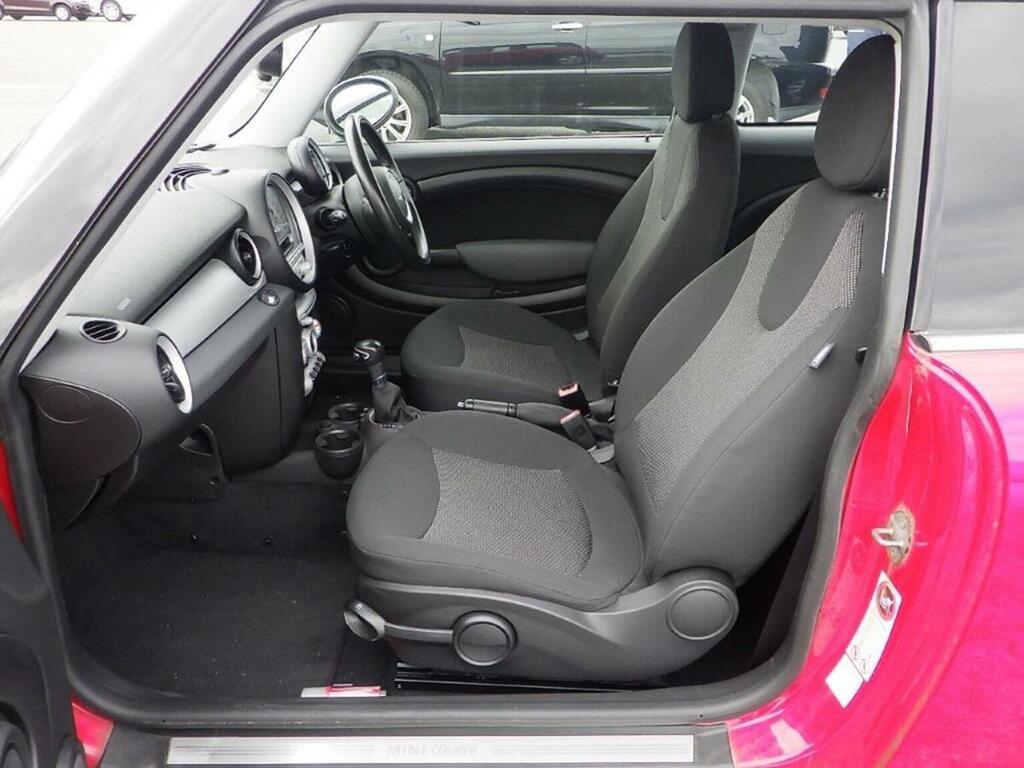 Mini Hatch Automatic TEMP839 #3