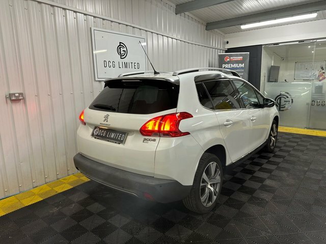 Peugeot e-2008 E-hdi Active White #6