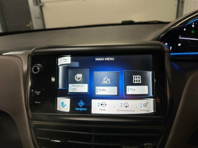 Peugeot e-2008 E-hdi Active White #25