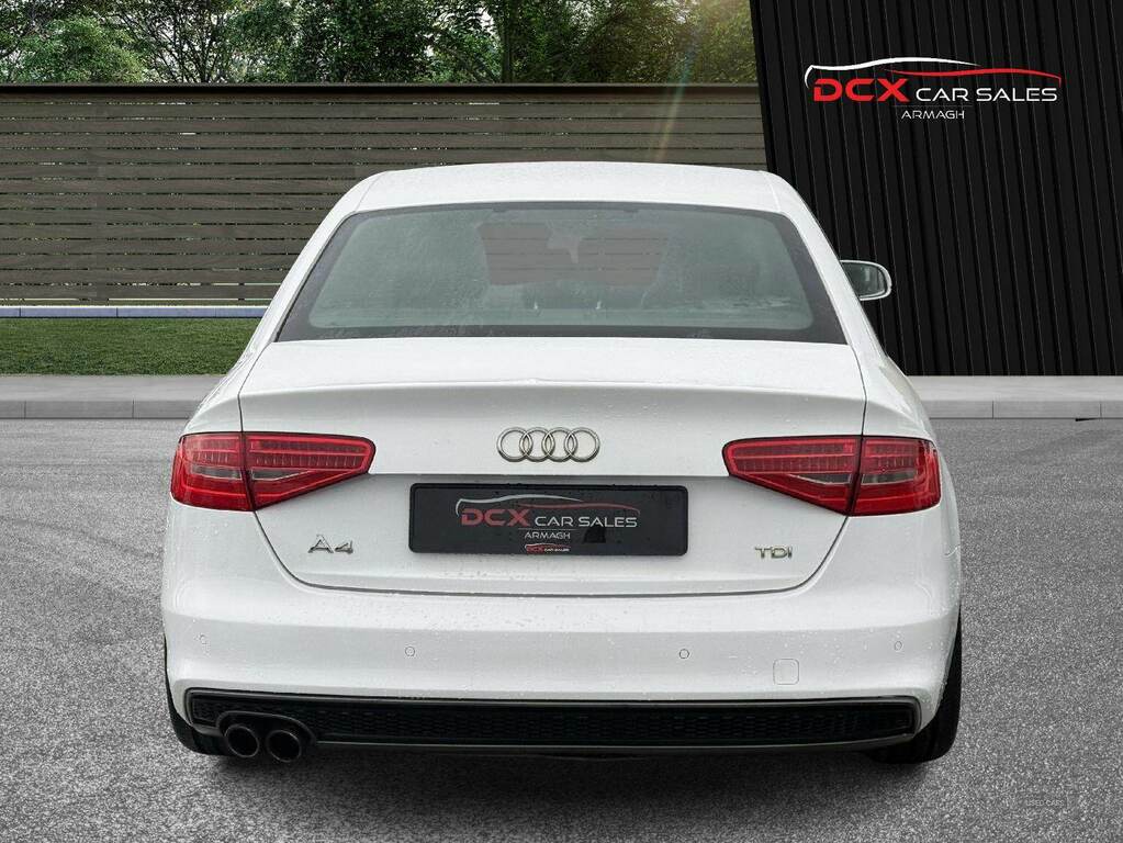 Audi A4 2.0 Tdi 150 Black Edition Multitronic WM64AEN White #4