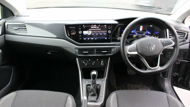 Volkswagen Polo Tsi Life Hatchback AF72YSW Black #6