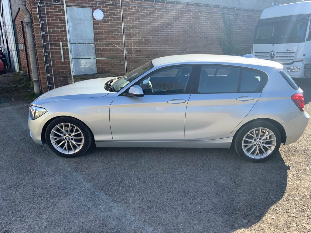 BMW 1 Series 118I Se 5-Door PY12KKG Silver #5