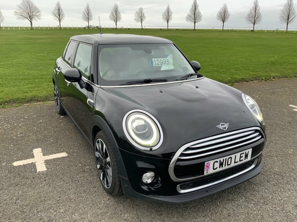 Mini Hatch 1.5 Cooper Exclusive Hatchback E Black