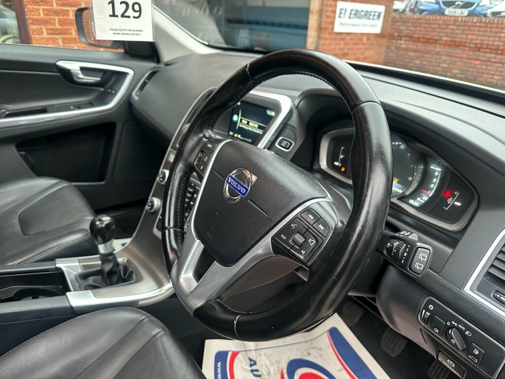 Volvo XC60 2.4L Se Lux Nav LS15OTC White #4