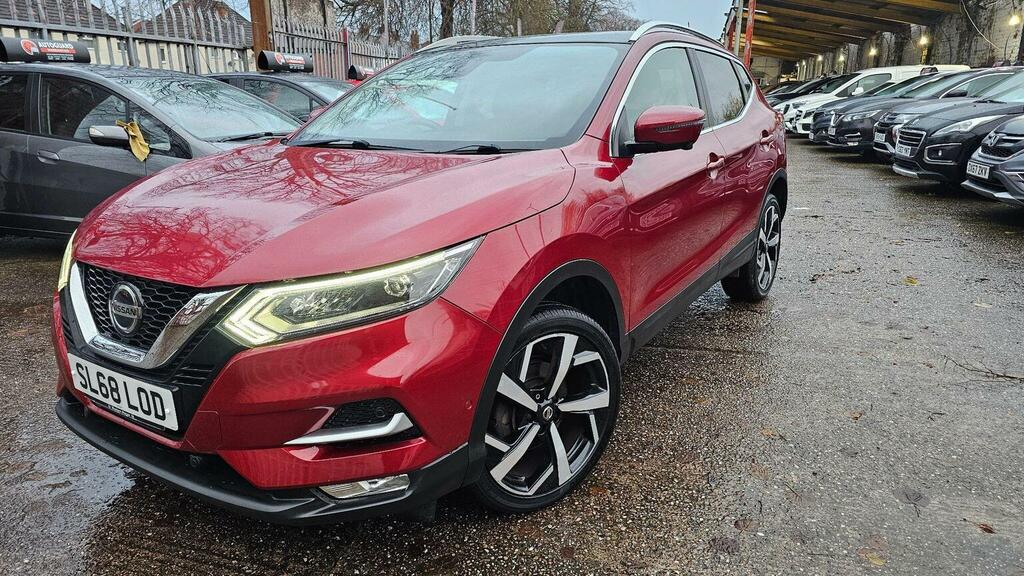 Nissan Qashqai 1.6 Dig-t Tekna Euro 6 Ss Red