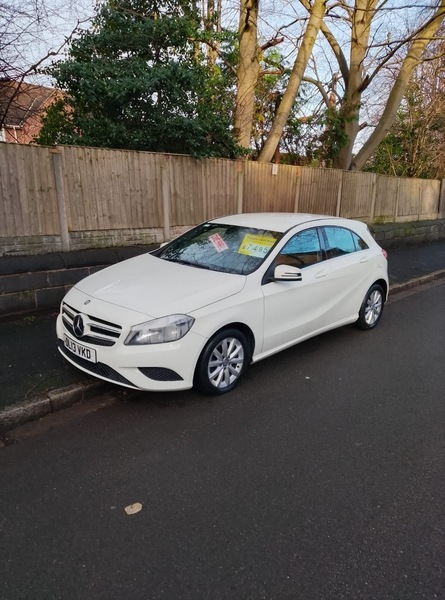 Mercedes-Benz A Class A180 Cdi Blueefficiency Se DL13VKD White #4