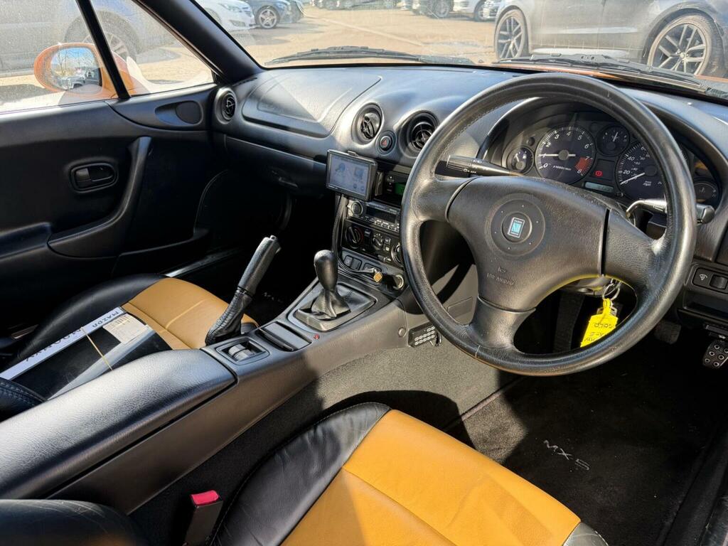 Mazda MX-5 1.8 Icon Limited Edition Red #11