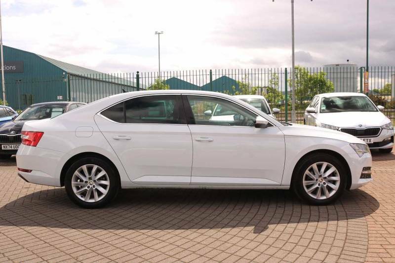 Skoda Superb 2.0Tdi 150Ps Se Technology Dsg - 2024 73 FH73YDV White #4