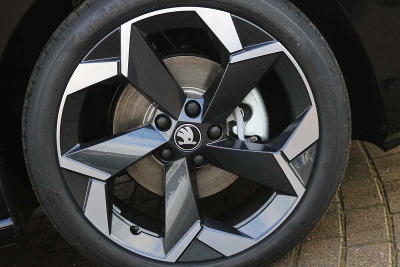 Skoda Superb 1.5 Tsi E-tec Sportline Dsg - 2025 75 Black #5