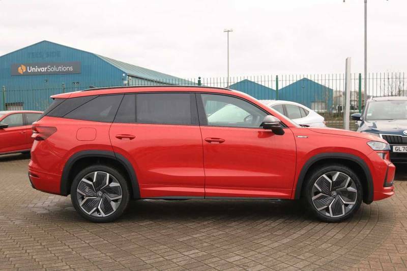 Skoda Kodiaq 1.5 Tsi E-tec Sportline Dsg 7 Seat - 2026 Red #4
