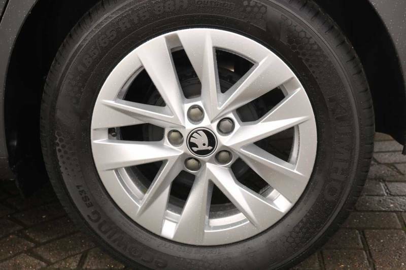 Skoda Fabia 1.0 Mpi 80 Se Edition - 2026 Grey #5