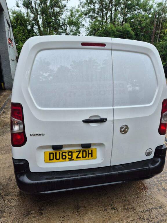 Vauxhall Combo 2300 1.6 Turbo D 100Ps H1 Edition Van - 2019 69 DU69ZDH White #4