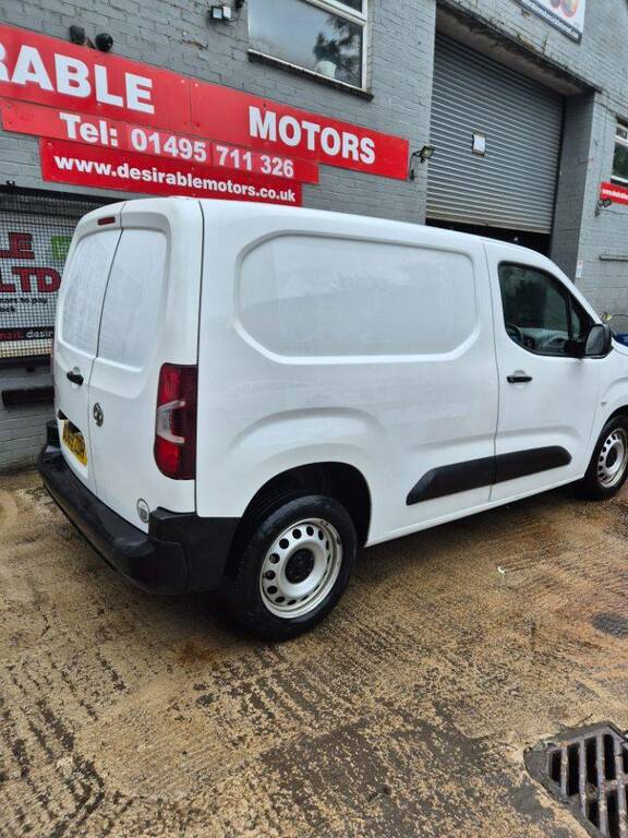 Vauxhall Combo 2300 1.6 Turbo D 100Ps H1 Edition Van - 2019 69 DU69ZDH White #2