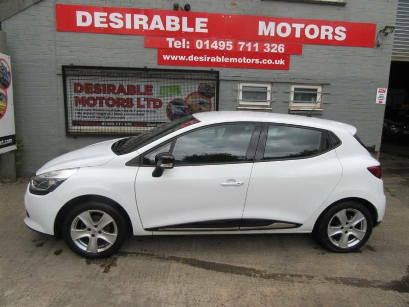 Renault Clio 1.2 16V Dynamique Nav - 2016 66 DY66SHJ White #3