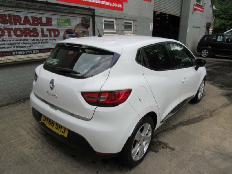Renault Clio 1.2 16V Dynamique Nav - 2016 66 DY66SHJ White #4