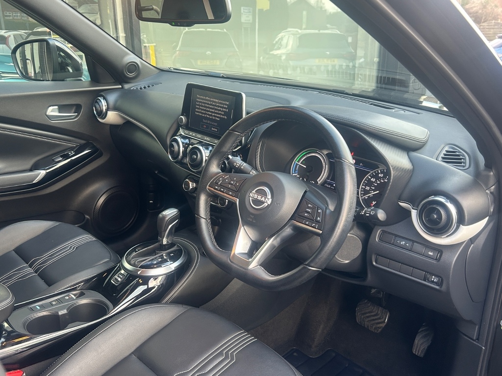 Nissan Juke 1.6 Hybrid Premiere Edition YD72VDF Black #2