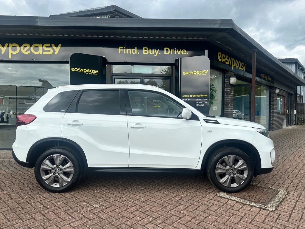 Suzuki Vitara 1.4 Boosterjet 48V Hybrid Sz-t Estate White #2