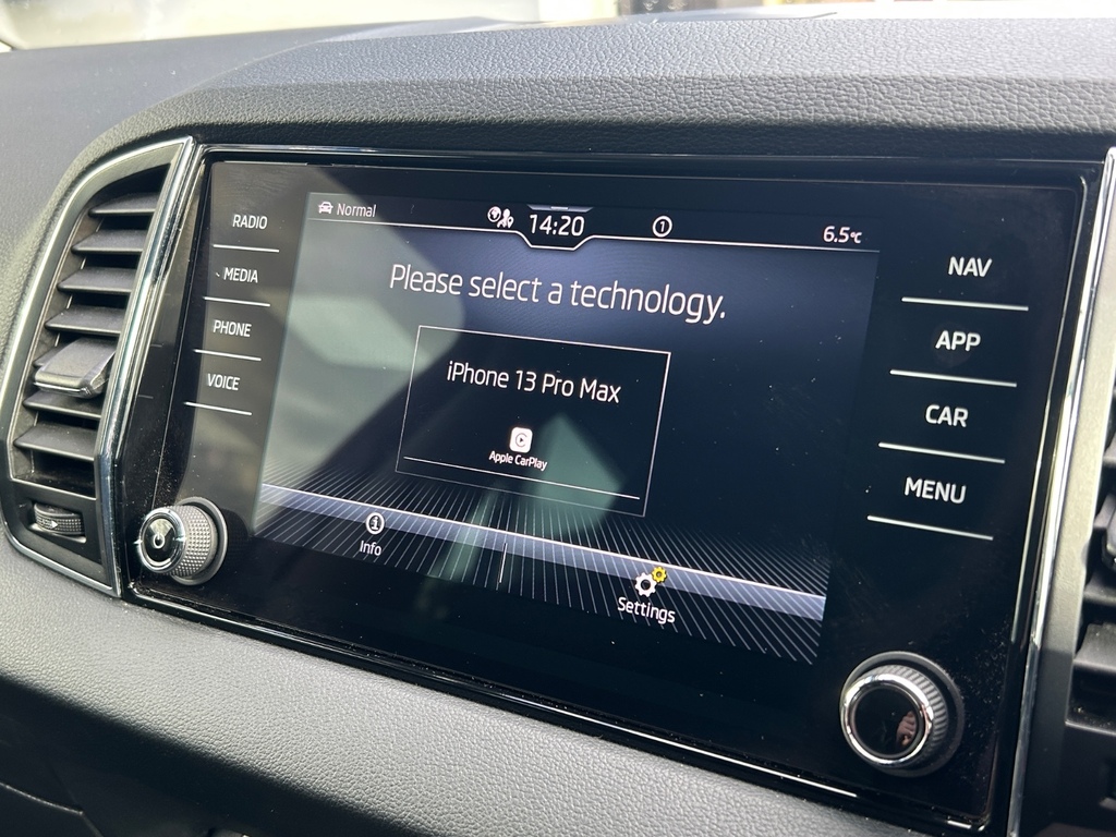 Skoda Karoq 1.5 Tsi Se L Dsg Estate KP72HCC Blue #3