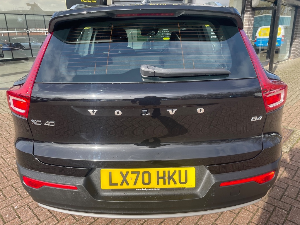 Volvo XC40 2.0 B4p Inscription Pro Estate LX70HKU Black #5