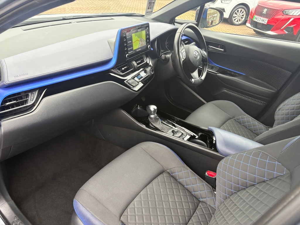 Toyota C-Hr 2.0 Hybrid Dynamic Cvt FG70CVM Black #4