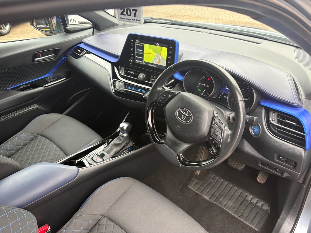 Toyota C-Hr 2.0 Hybrid Dynamic Cvt FG70CVM Black #2