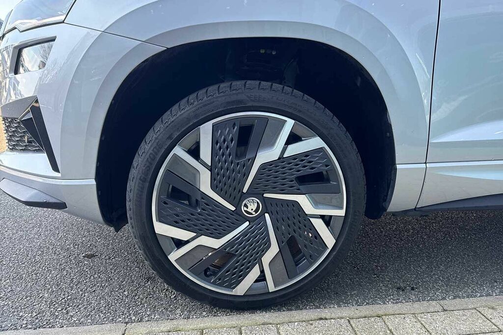 Skoda Karoq Suv 1.5 Tsi 150Ps Sportline Dsg Brilliant Silver GU23EMV Silver #5