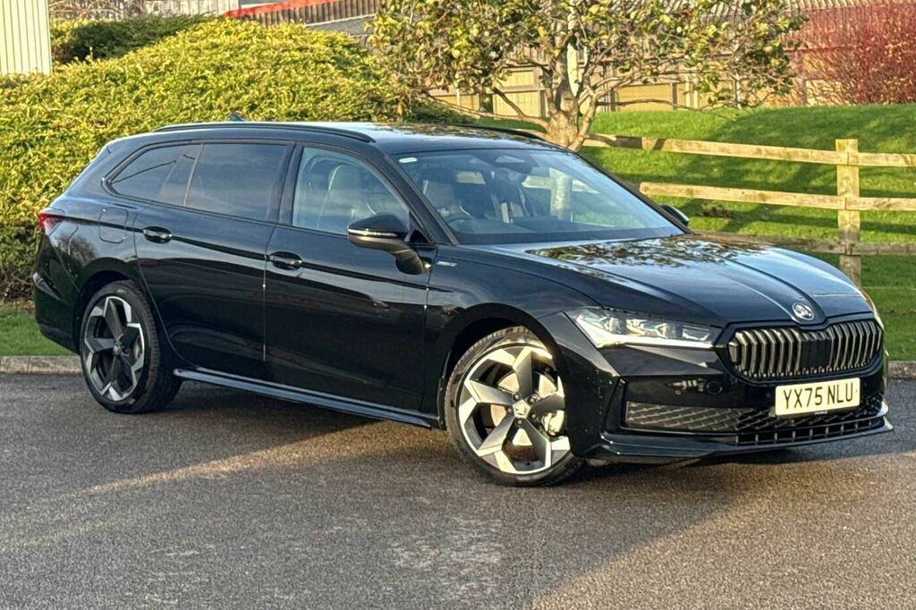 Skoda Superb 2.0 Tdi Sportline Dsg Ex Demo Black