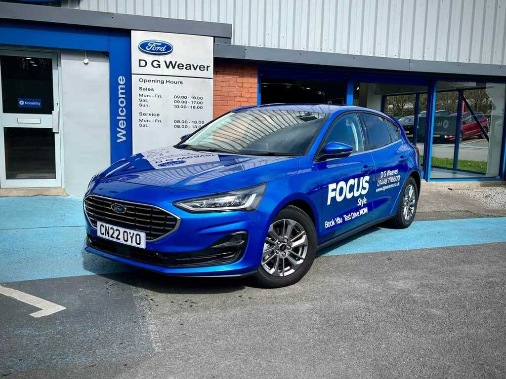 Ford Focus Titanium Style Blue
