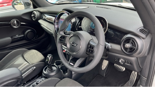 Mini Hatch Cooper Sport Steptronic Euro 6 CL73VCA White #6