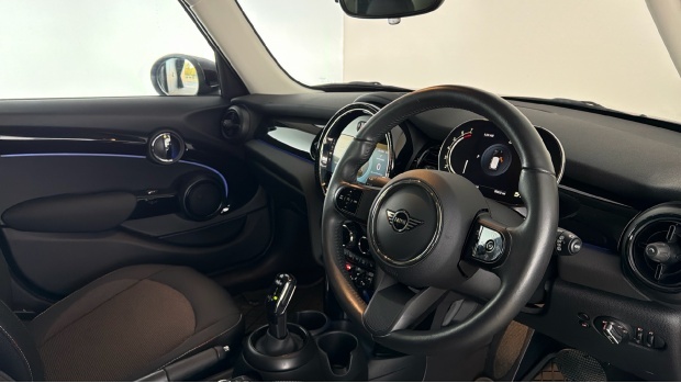 Mini Hatch Cooper Classic Steptronic Euro 6 SH73FBZ Black #6
