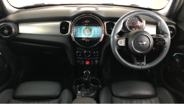 Mini Hatch Cooper Exclusive Steptronic Euro 6 LL72YFX Black #4