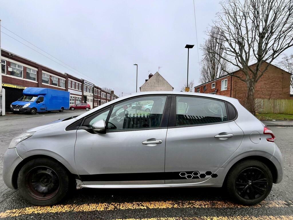 Peugeot 208 1.4 Hdi Access Euro 5 Silver #5