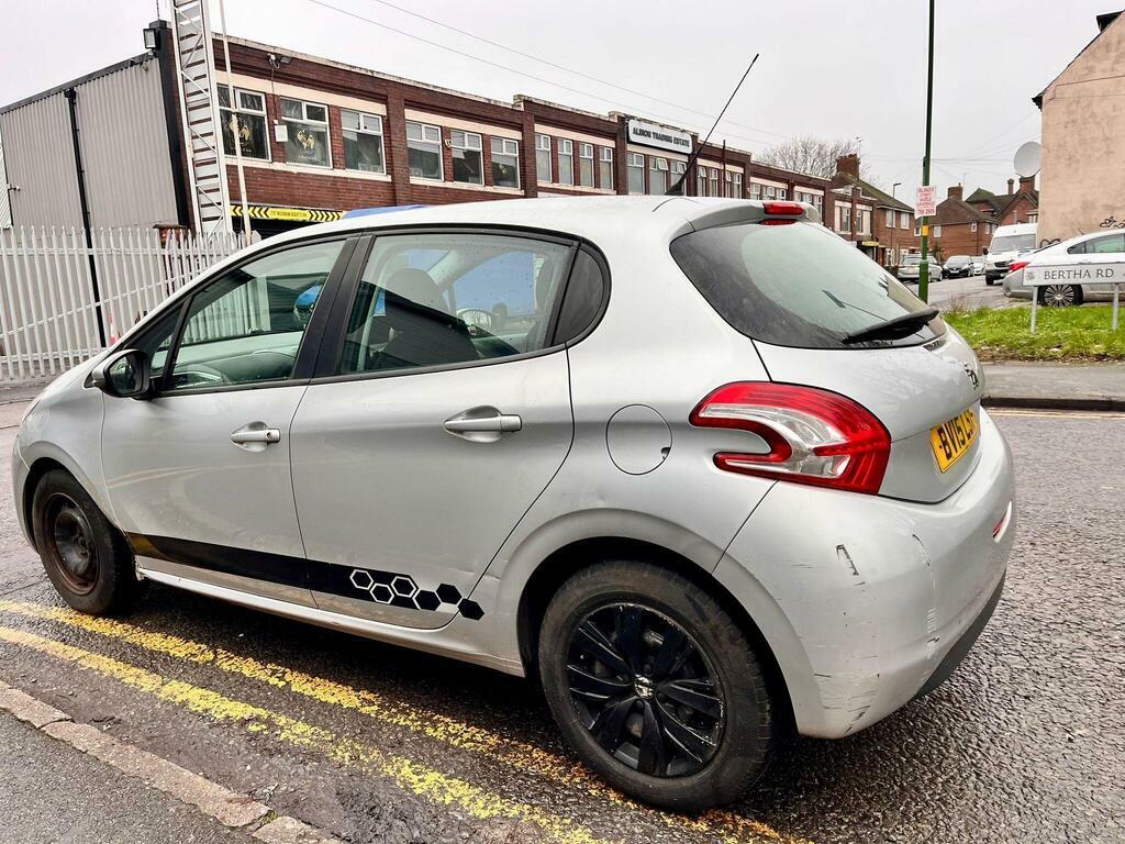 Peugeot 208 1.4 Hdi Access Euro 5 Silver #4