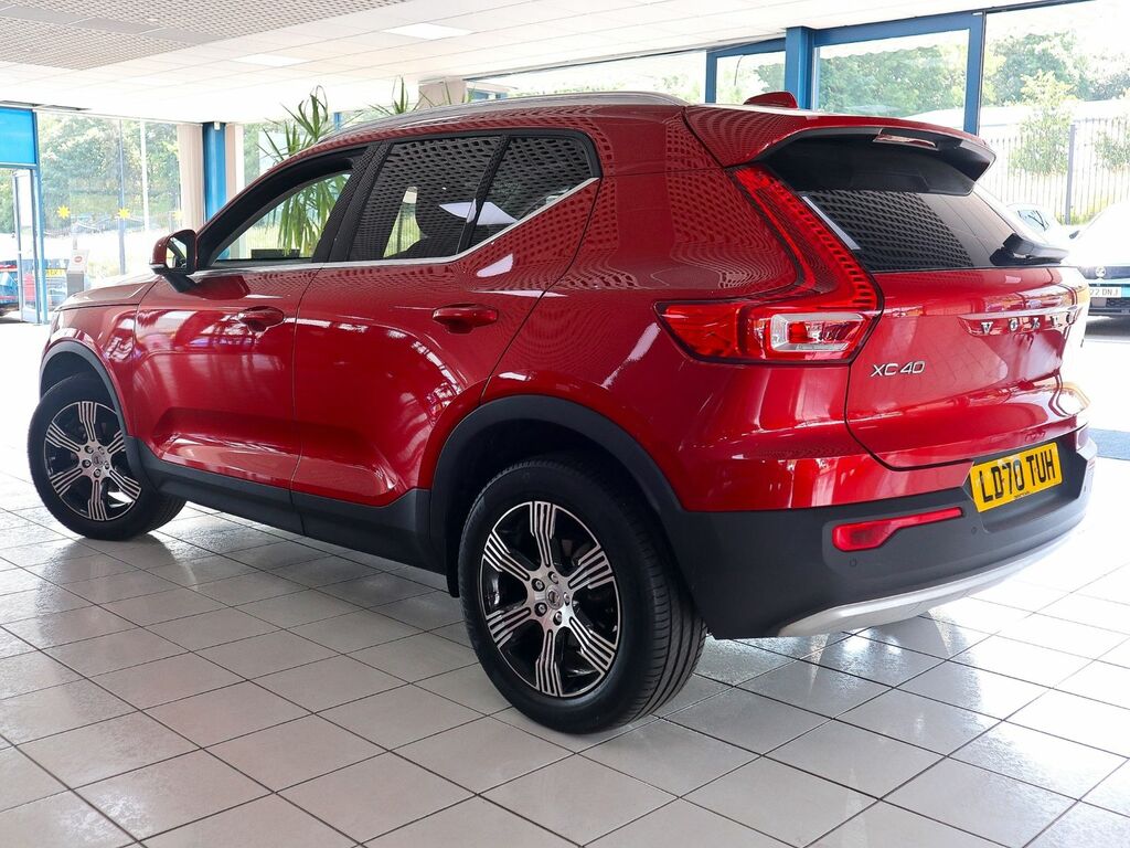 Volvo XC40 1.5 Inscription T3 LD70TUH Red #2