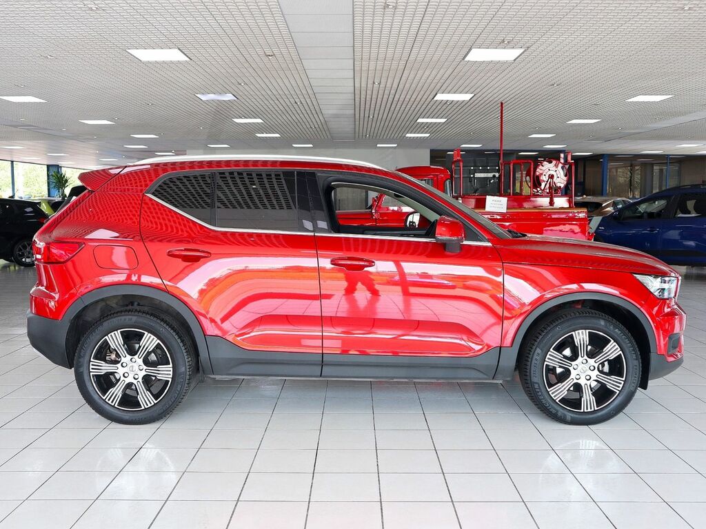 Volvo XC40 1.5 Inscription T3 LD70TUH Red #6