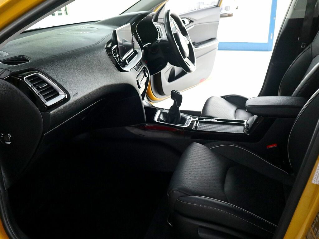 Kia Xceed 1.5 4 T-gdi RV22PPK Yellow #4