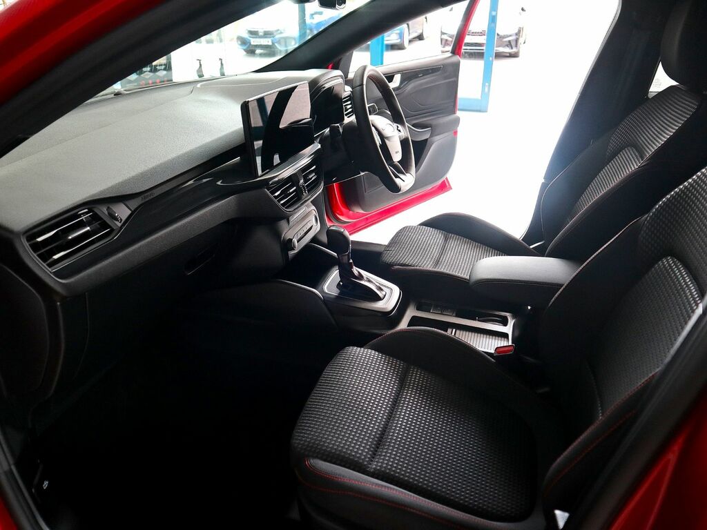 Ford Focus 1.0 St-line Ecoboost Mhev Red #4