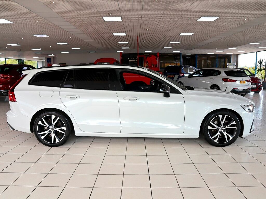 Volvo V60 2.0 R-design B4 Mhev White #6