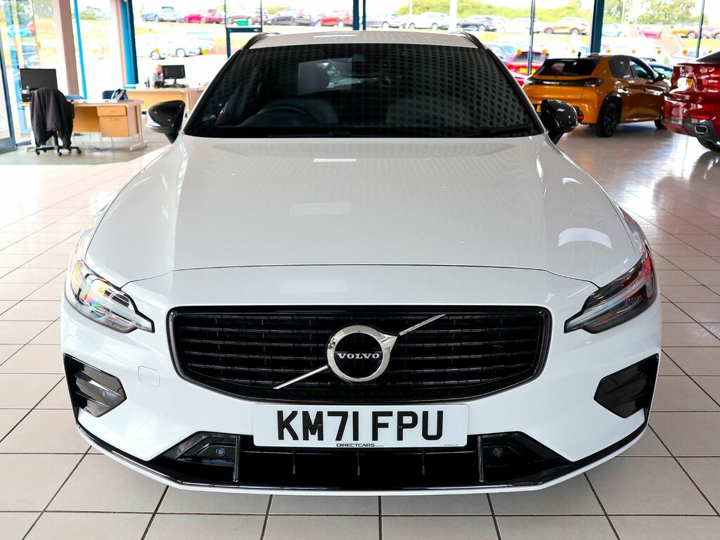 Volvo V60 2.0 R-design B4 Mhev White #5