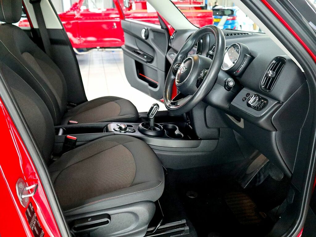Mini Countryman 1.5 Cooper Classic SE68ODJ Red #3