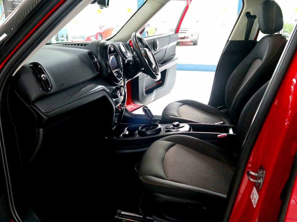Mini Countryman 1.5 Cooper Classic SE68ODJ Red #4