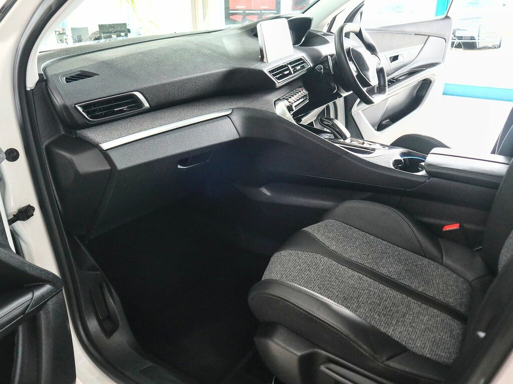 Peugeot 5008 1.2 Allure Puretech White #4